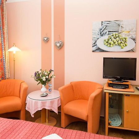 זינקסט Hotel Garni Am Deich מראה חיצוני תמונה