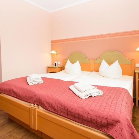 זינקסט Hotel Garni Am Deich מראה חיצוני תמונה