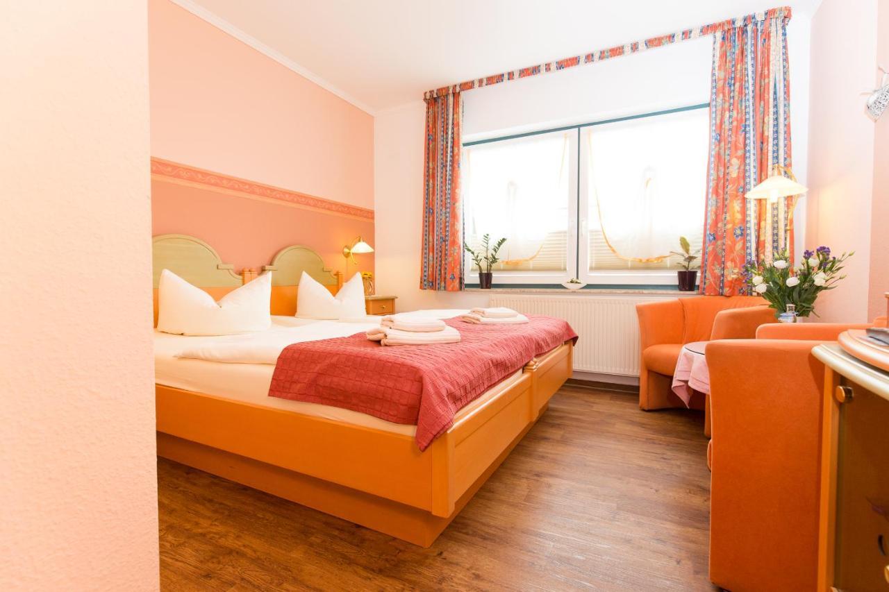 זינקסט Hotel Garni Am Deich מראה חיצוני תמונה