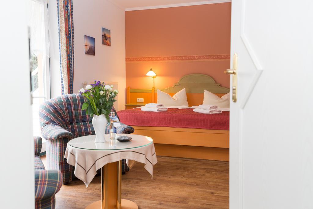 זינקסט Hotel Garni Am Deich חדר תמונה