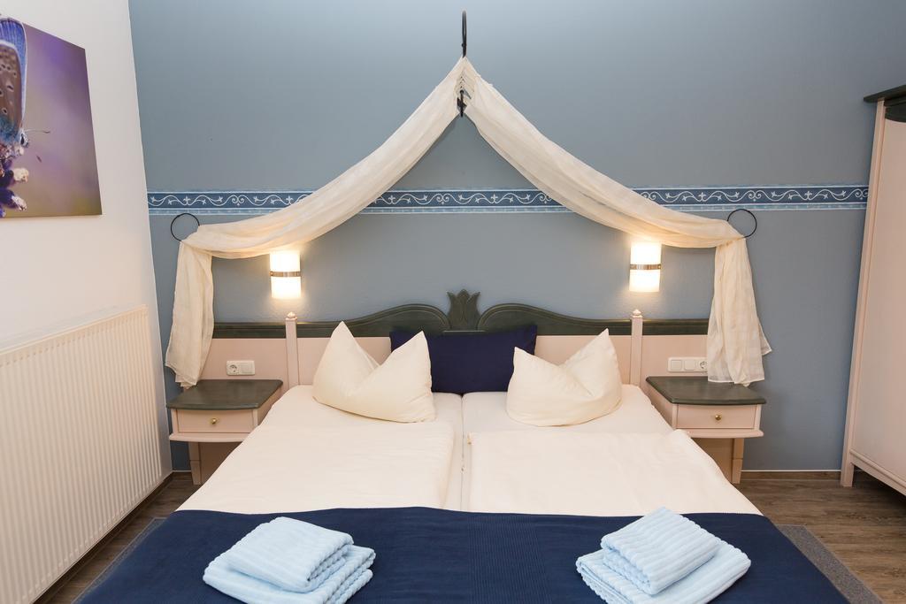 זינקסט Hotel Garni Am Deich מראה חיצוני תמונה