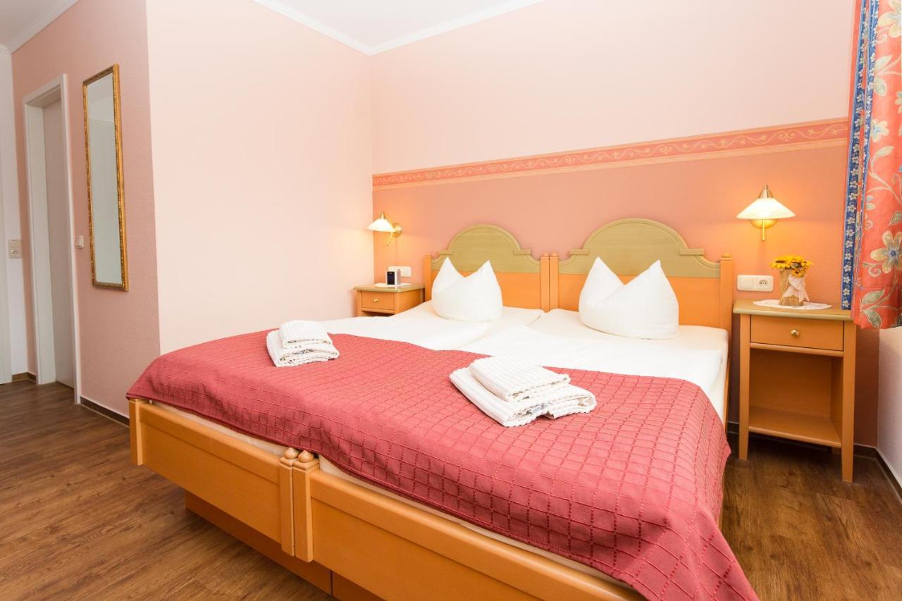 זינקסט Hotel Garni Am Deich מראה חיצוני תמונה